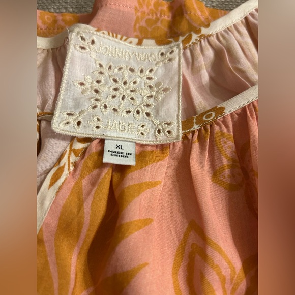 Johnny Was Waimea Mixed Peasant Top. - Picture 7 of 7